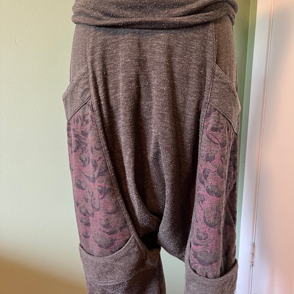 Apocalyptic drop crotch pants with rivets - Picture 3 of 13